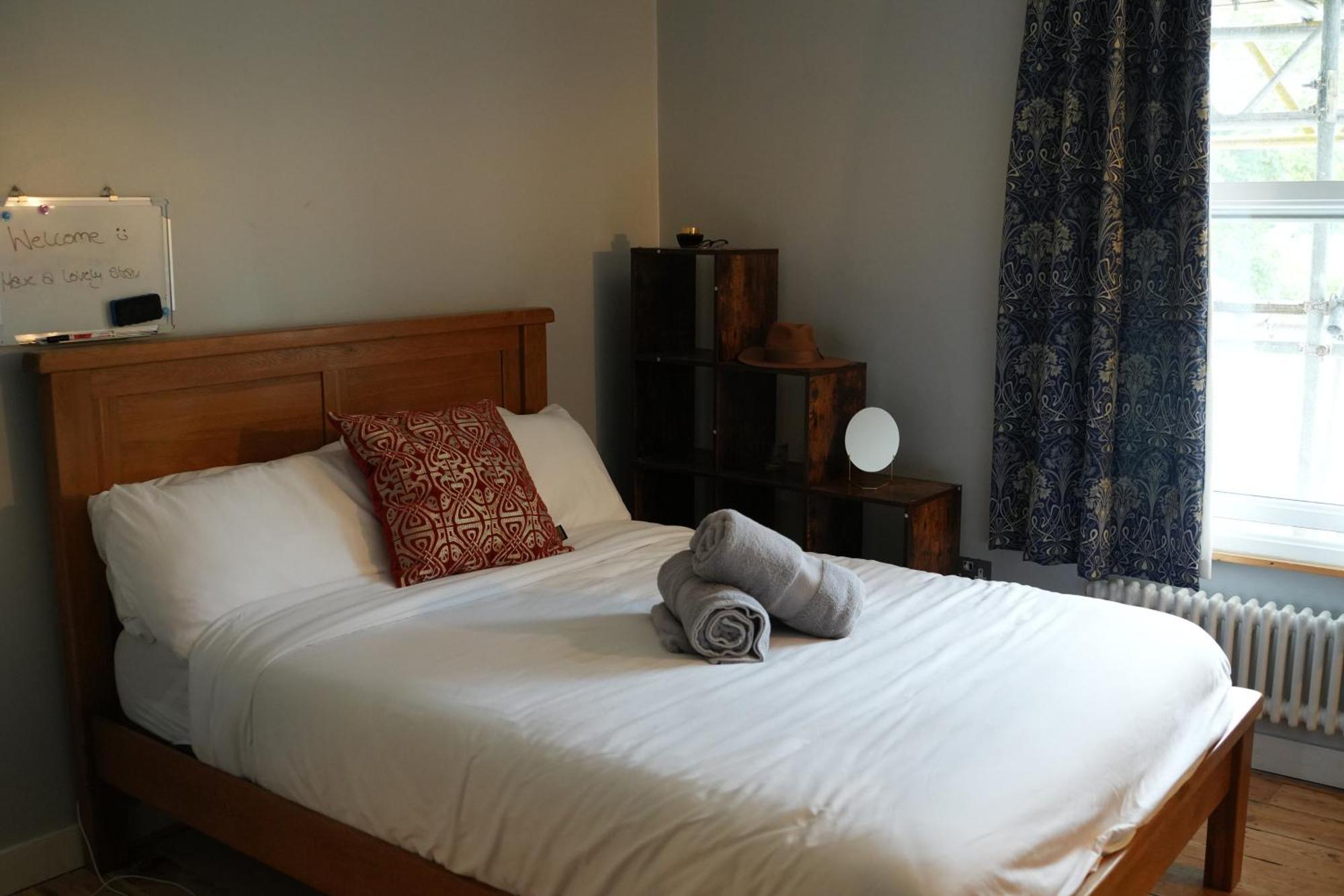 Stylish-Brockley-Entire Place Apartment London Ngoại thất bức ảnh